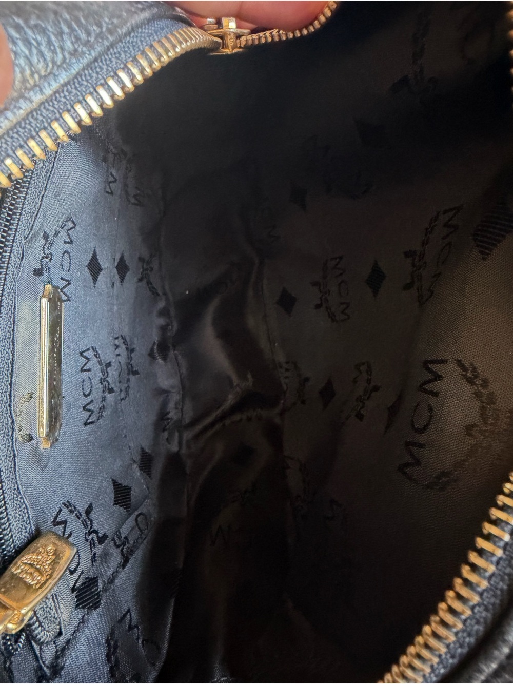 MCM Tamborine crossbody- Germany - Picture 7 of 8